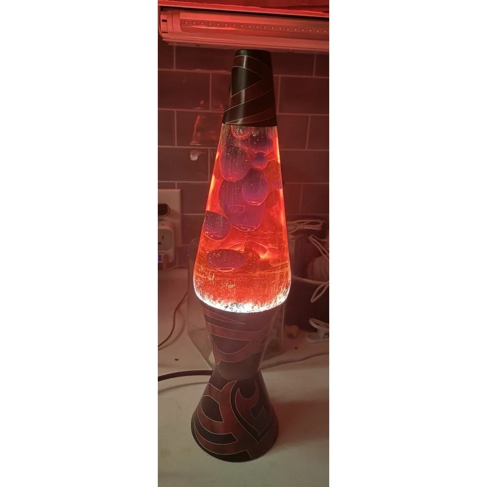 VTG Spencer's Schylling Tribal Red Black The LAVA Lamp 4518 Purple Wax Red Liq